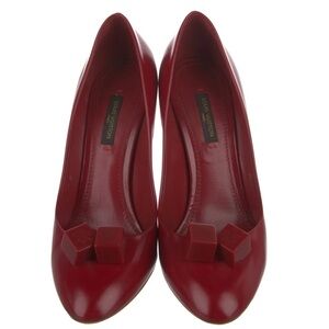 Louis Vuitton
Leather Pumps
